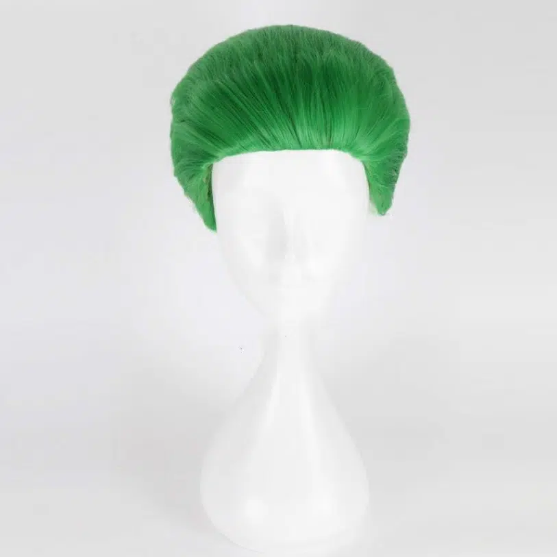Buste blanc en plastique avec une perruque courte verte fluo