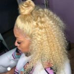 Perruque Blonde Mi Longue Et Bouclee 3