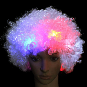 Photo d'une perruque de clown blanche à led sur fond noir